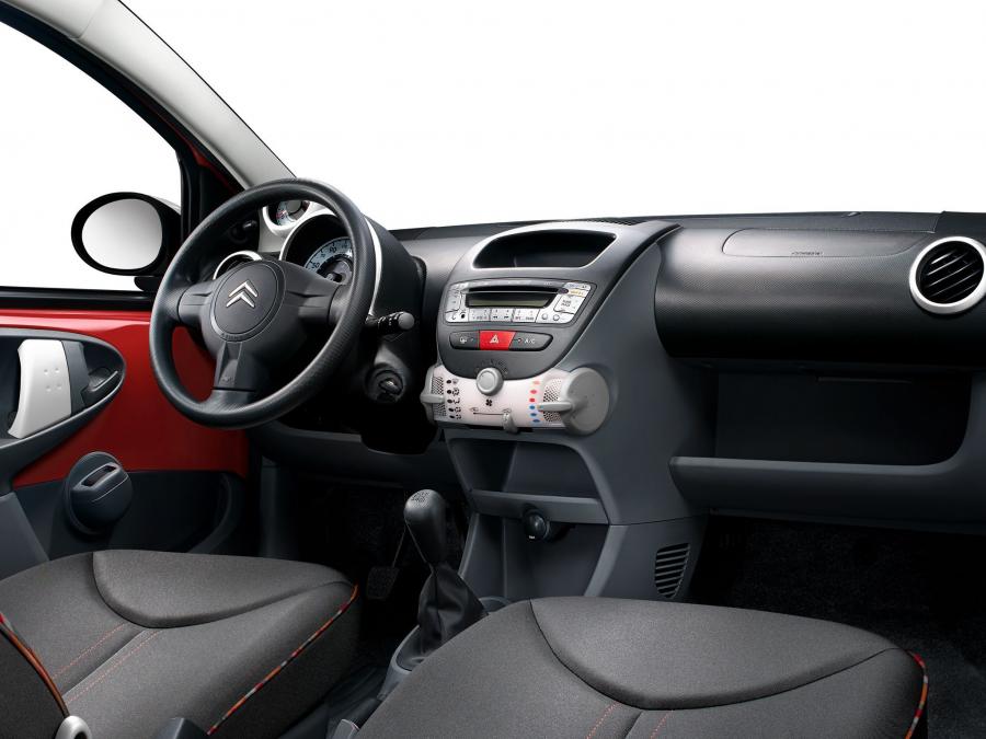  Citroen C1 Airplay 5-Door 2010 года  (фото 2 из 2)
